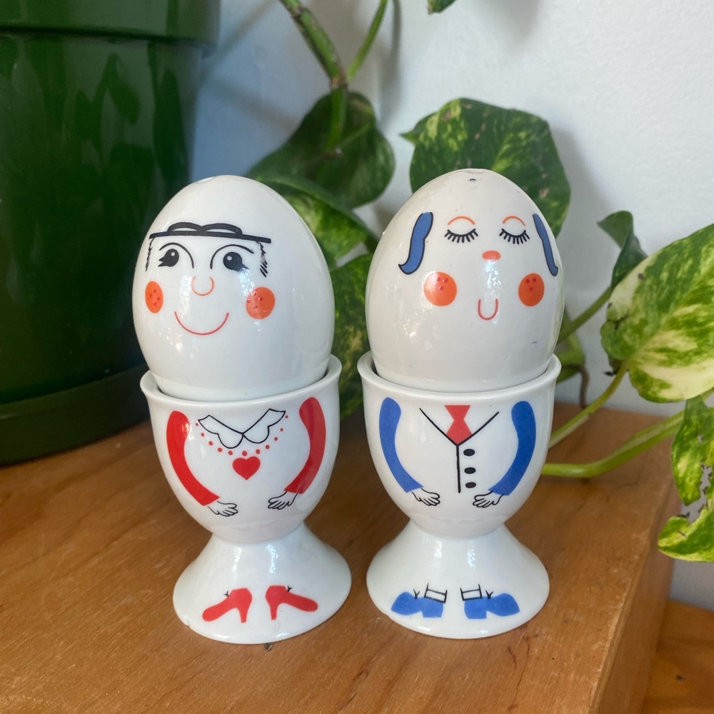 Vintage Kitschy Egg Cup & Salt & Pepper Set